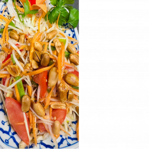 Som Tam Thai - Spicy Green Papaya Salad